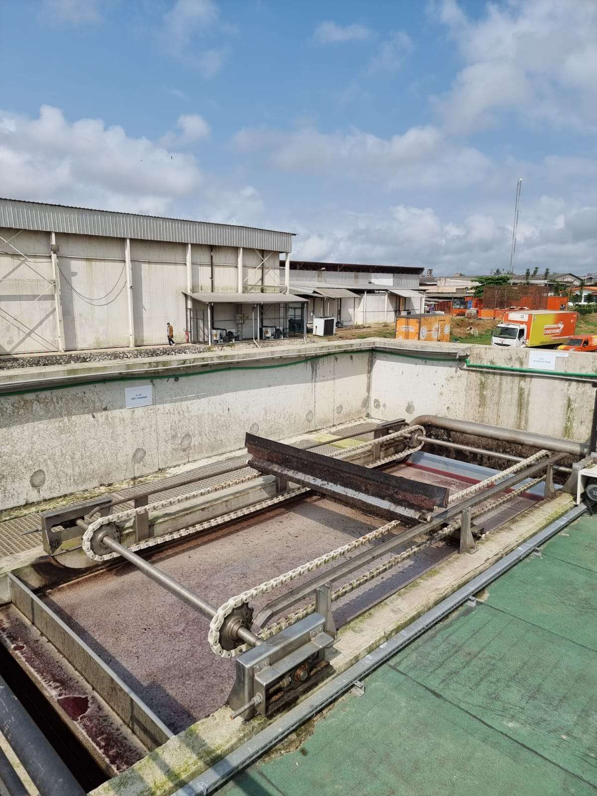 8e3ade38-7782-477c-8522-47cfdb1ce0ee